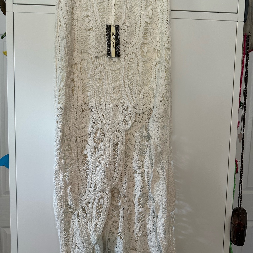 Ultra Pink Crochet Lace Top & skirt in Cream - Picture 4 of 4
